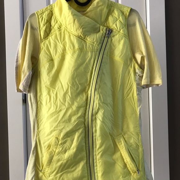 Lululemon Short Sleeve Tee - Picture 4 of 4